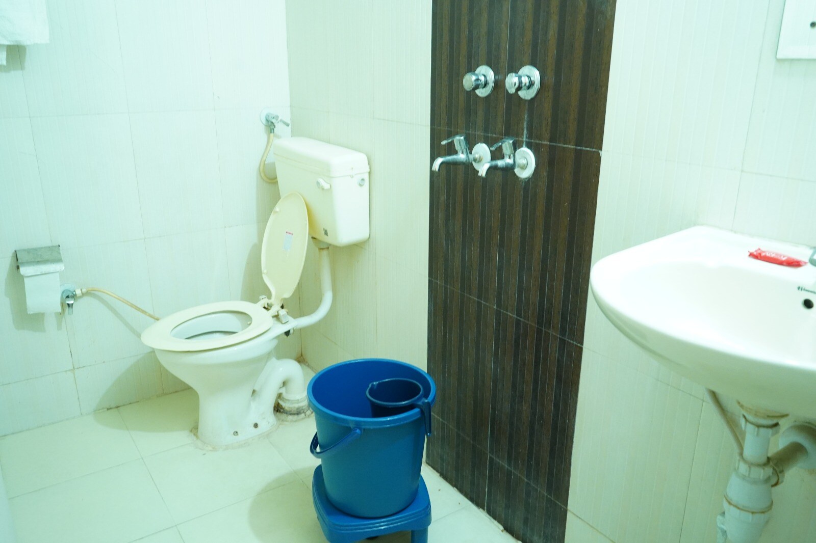 Hotel The Bliss Near Housing Board Chowk Chandigarh - Tap to explore photos