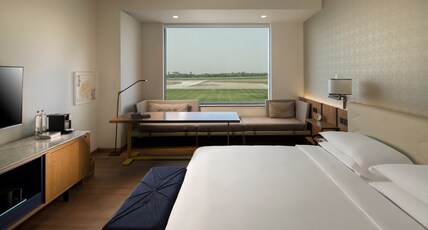 Andaz Delhi, by Hyatt Room Type - 1 King Bed with Runway Deluxe View