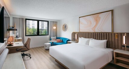 Sonesta Miami Airport Room Type - Deluxe King