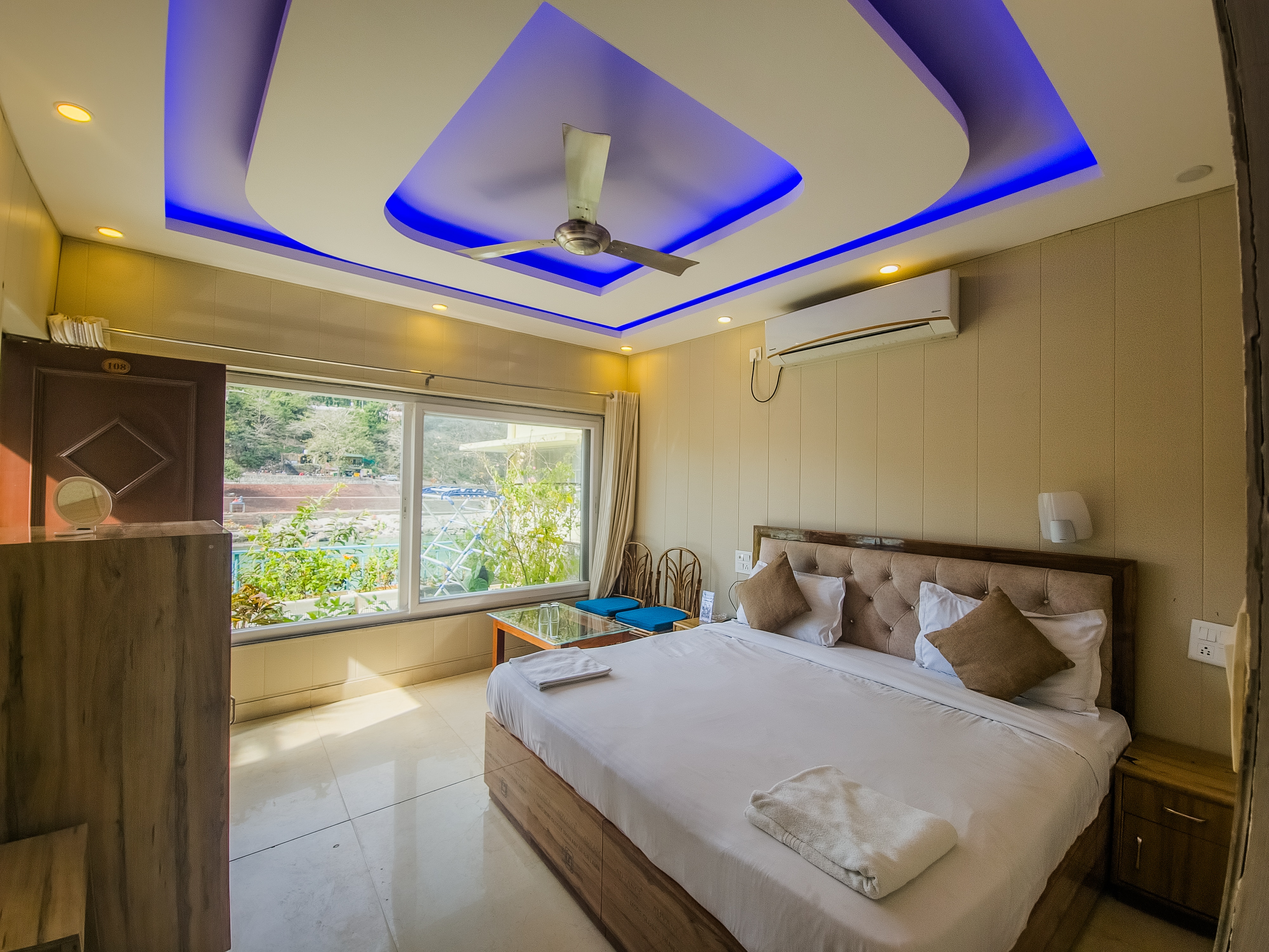 Karwaan- By The Ganges - Tap to explore photos