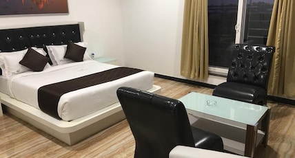 Hotel Bidar Gateway Room Type - Deluxe Triple Bed AC Room Hotel Bidar Gateway Room Type - Deluxe Triple Bed AC Room