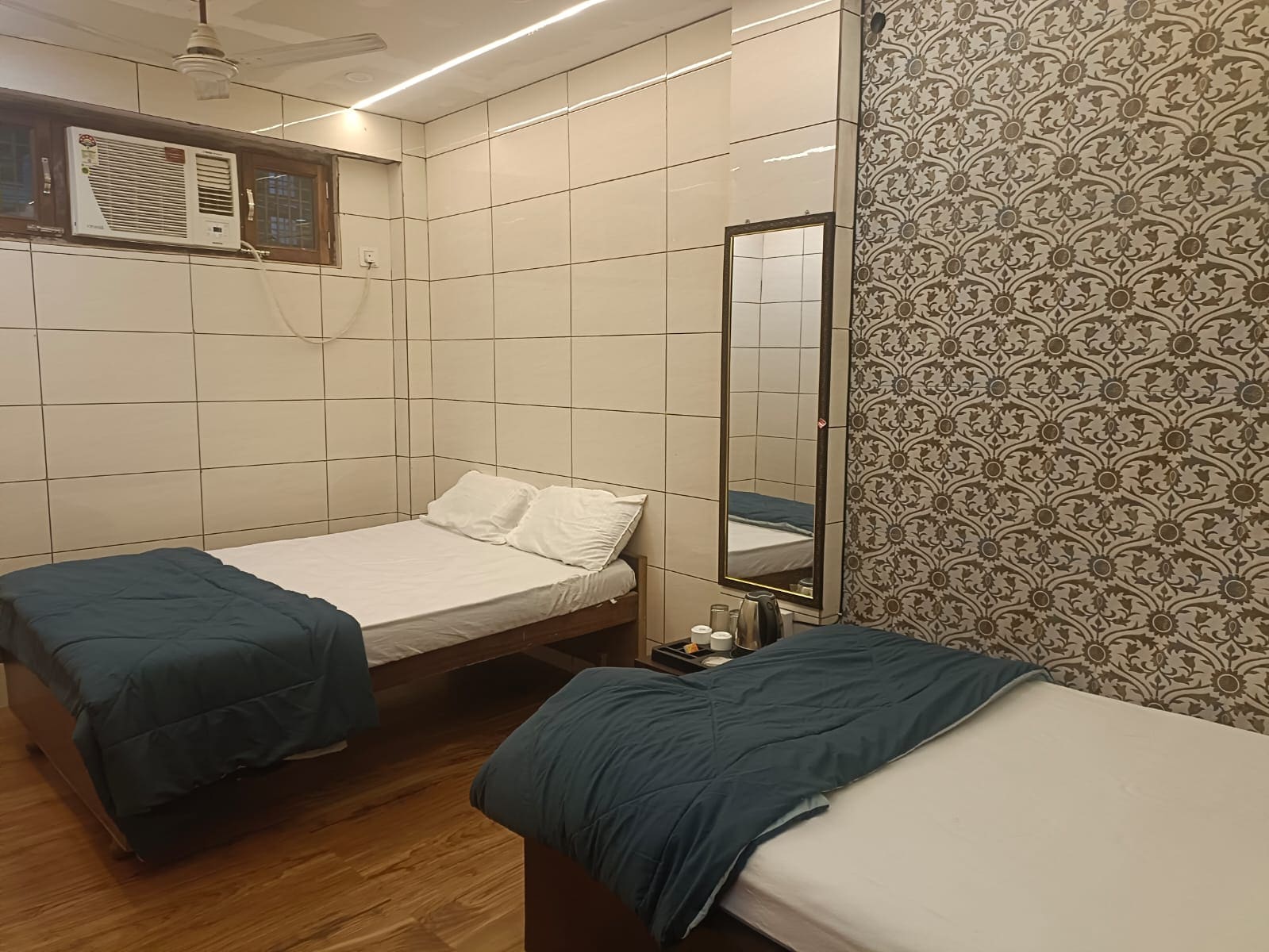 Shree ji home stay - Tap to explore photos