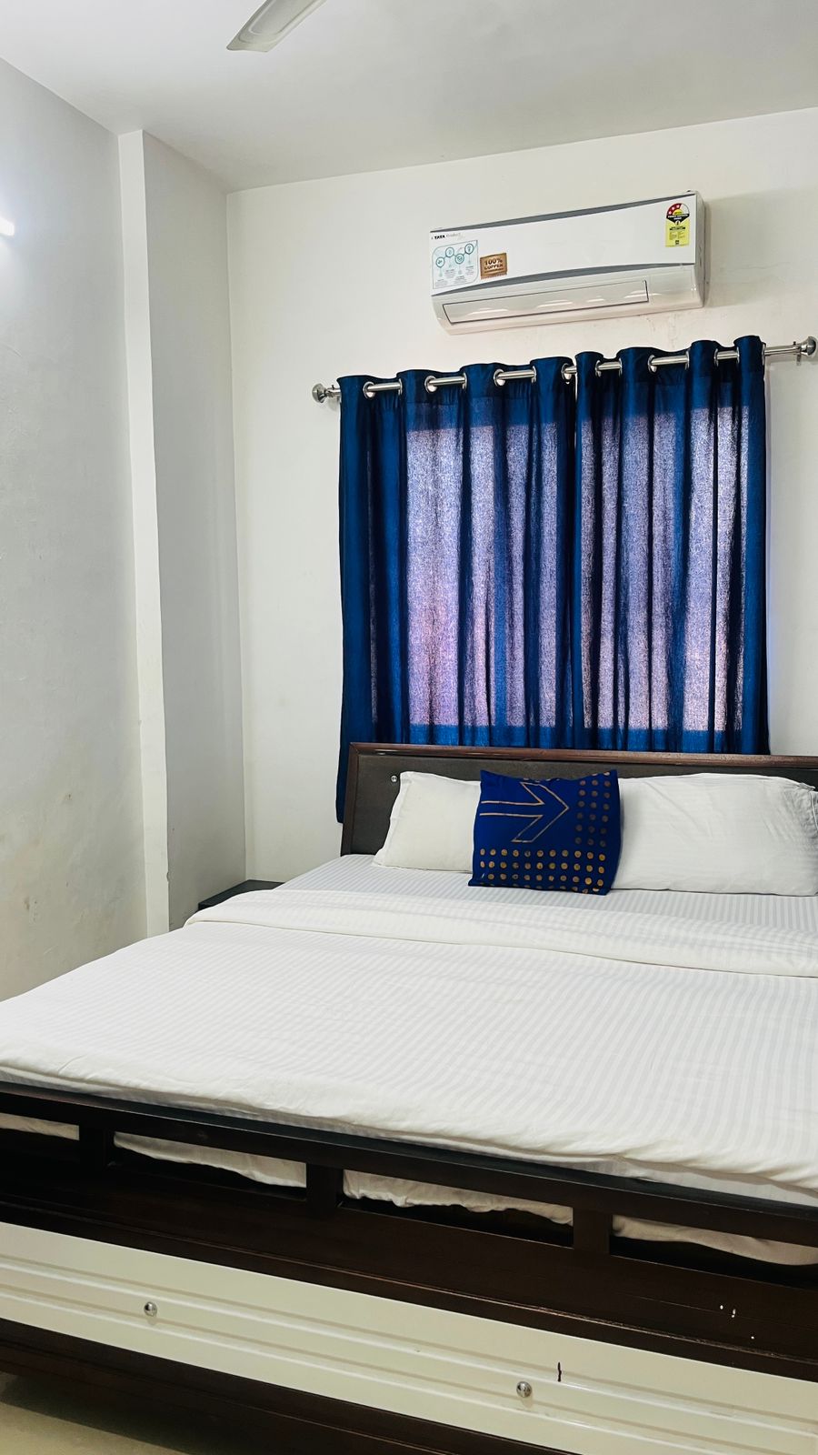Aarya Stays : 2BHK Apartment with Kitchen - Tap to explore photos