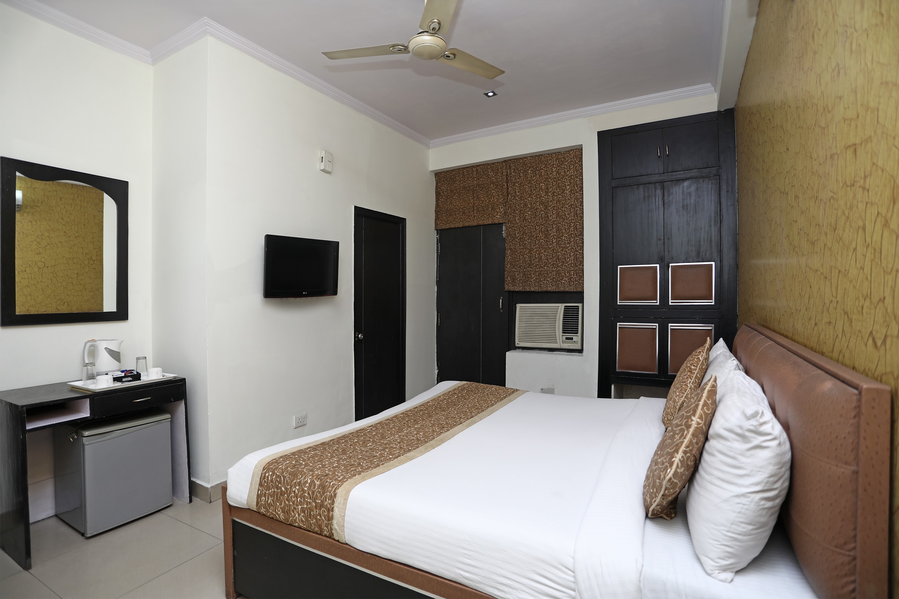 Hotel O The Imperial Residency - Tap to explore photos