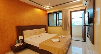 Hotel Sai Keshar Residency Room Type - AC DELUXE ROOM