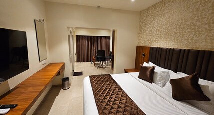 HOTEL PL GRAND Room Type - Junior Suite Room