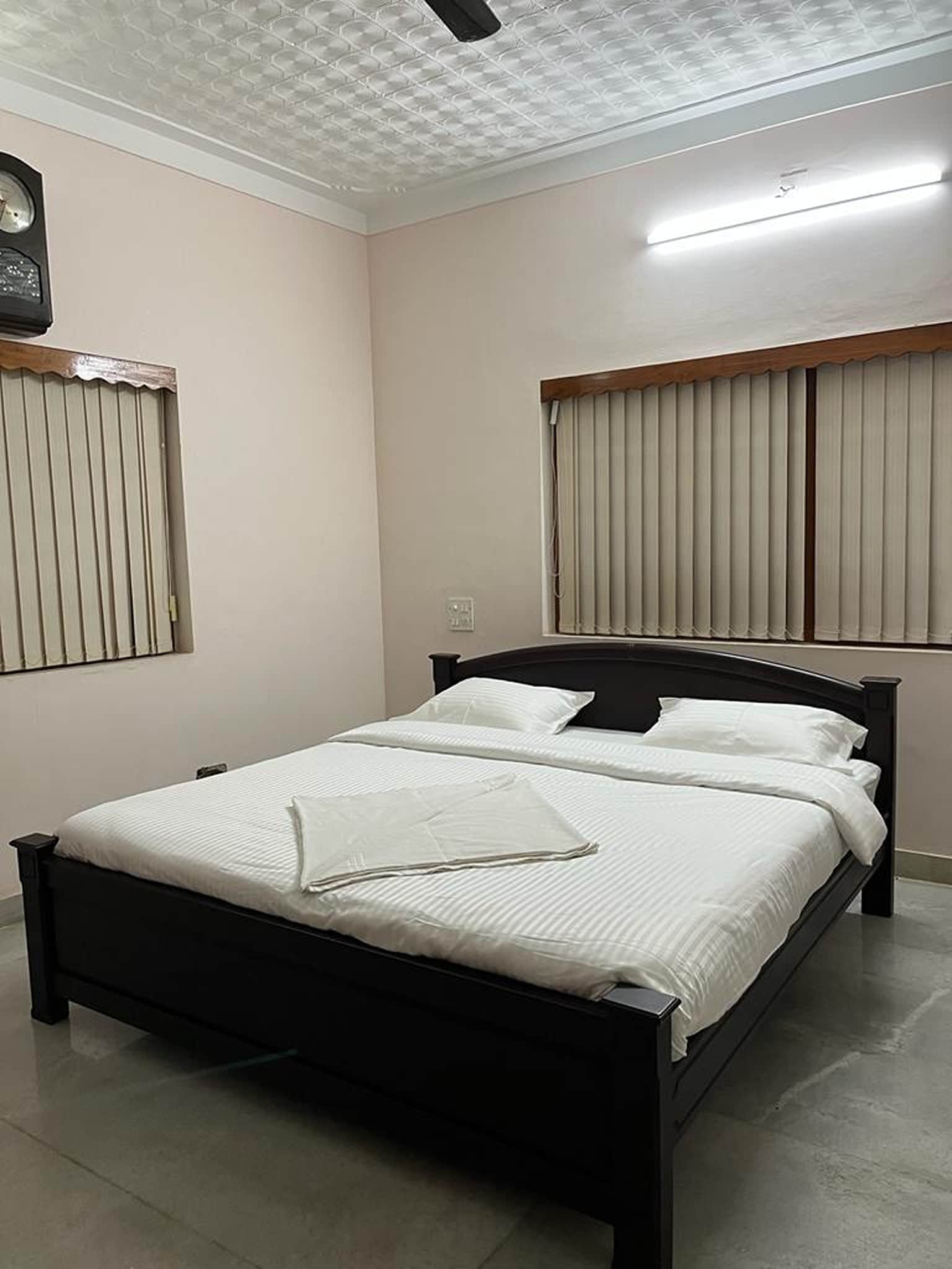 The Village Abode | 4BHK - Tap to explore photos