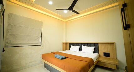 Hotel Highway Nest Room Type - Deluxe AC Room with Mountain View
