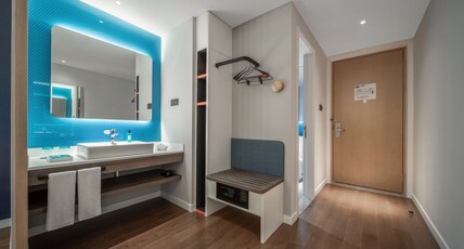 Holiday Inn Express YIXING Room Type - 2 Twin Standard City View