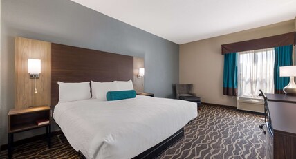 Best Western Albemarle Inn Room Type - 1 King Bed, Non-Smoking, Microwave And Refrigerator, Wi-Fi, Full Breakfast