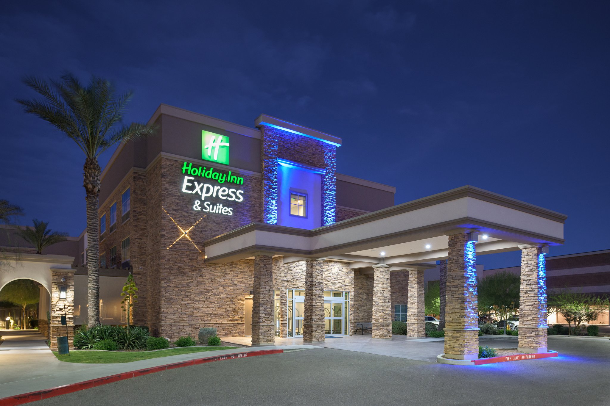 Holiday Inn Express & Suites PHOENIX EAST - GILBERT - Tap to explore photos