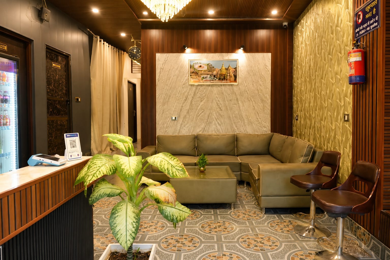 Om Nilay Home Stay -Kashi Vishwanath Temple - 1.5 km - Tap to explore photos
