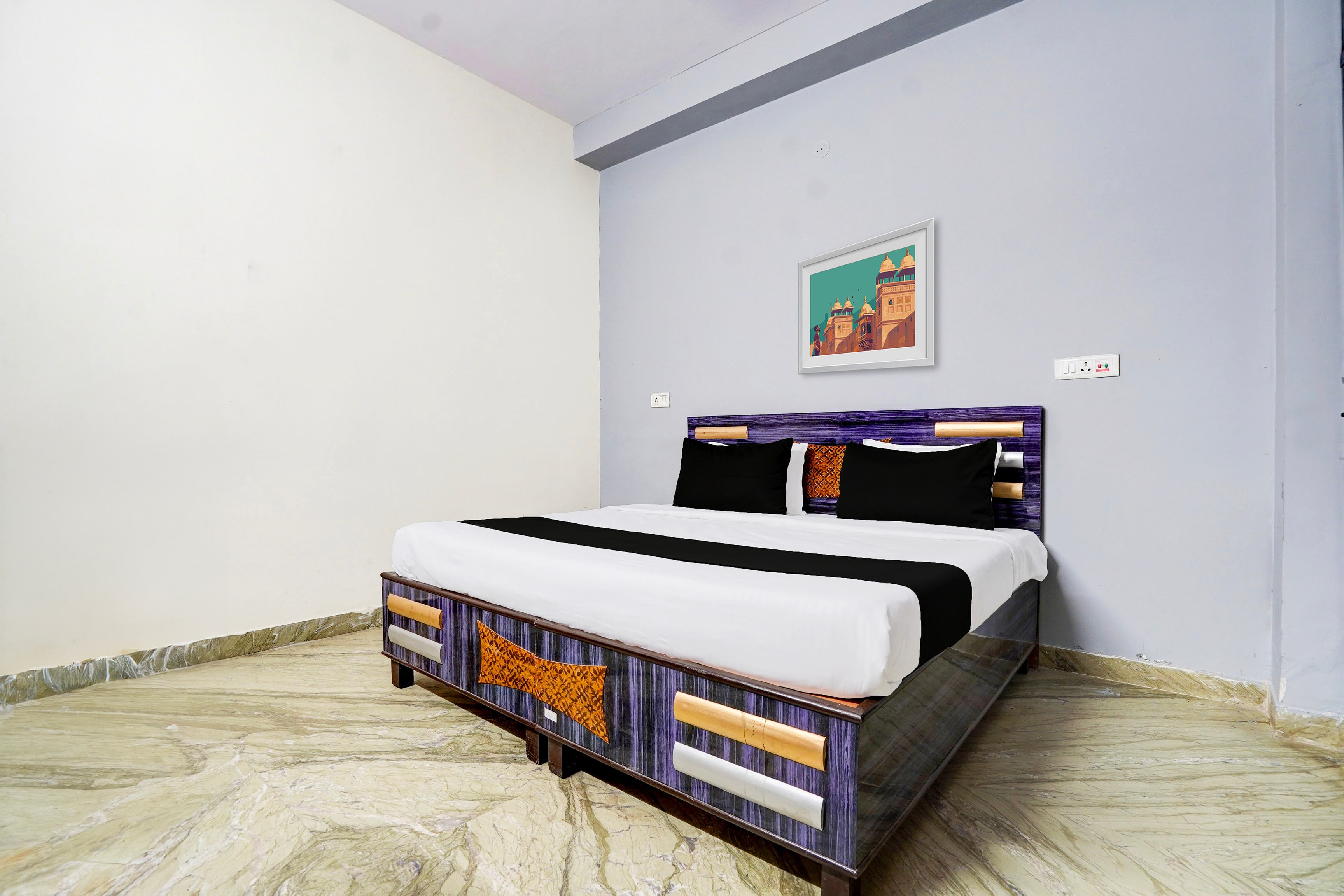 Hotel O Shubham Guest House - Tap to explore photos