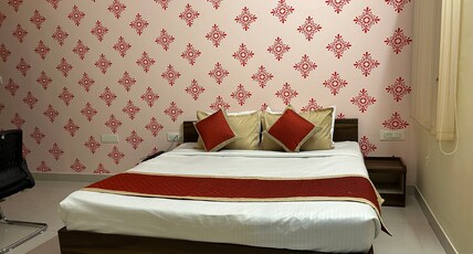 Hotel Mahima Palace Room Type - Deluxe Room