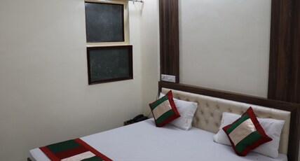 Hotel Chetanya Palace Room Type - Deluxe Room