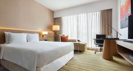 Courtyard by Marriott Bengaluru Outer Ring Road Room Type - Executive lounge access, 1 Bedroom Suite, 1 King, City view