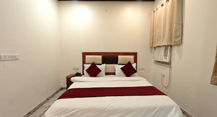 Hotel Paradise Continental  800 Meters from Railway Station Room Type - Super Deluxe Room