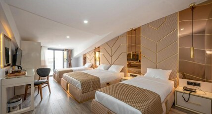 Zazzoni Airport Hotel Room Type - Deluxe Quadruple Room Zazzoni Airport Hotel Room Type - Deluxe Quadruple Room