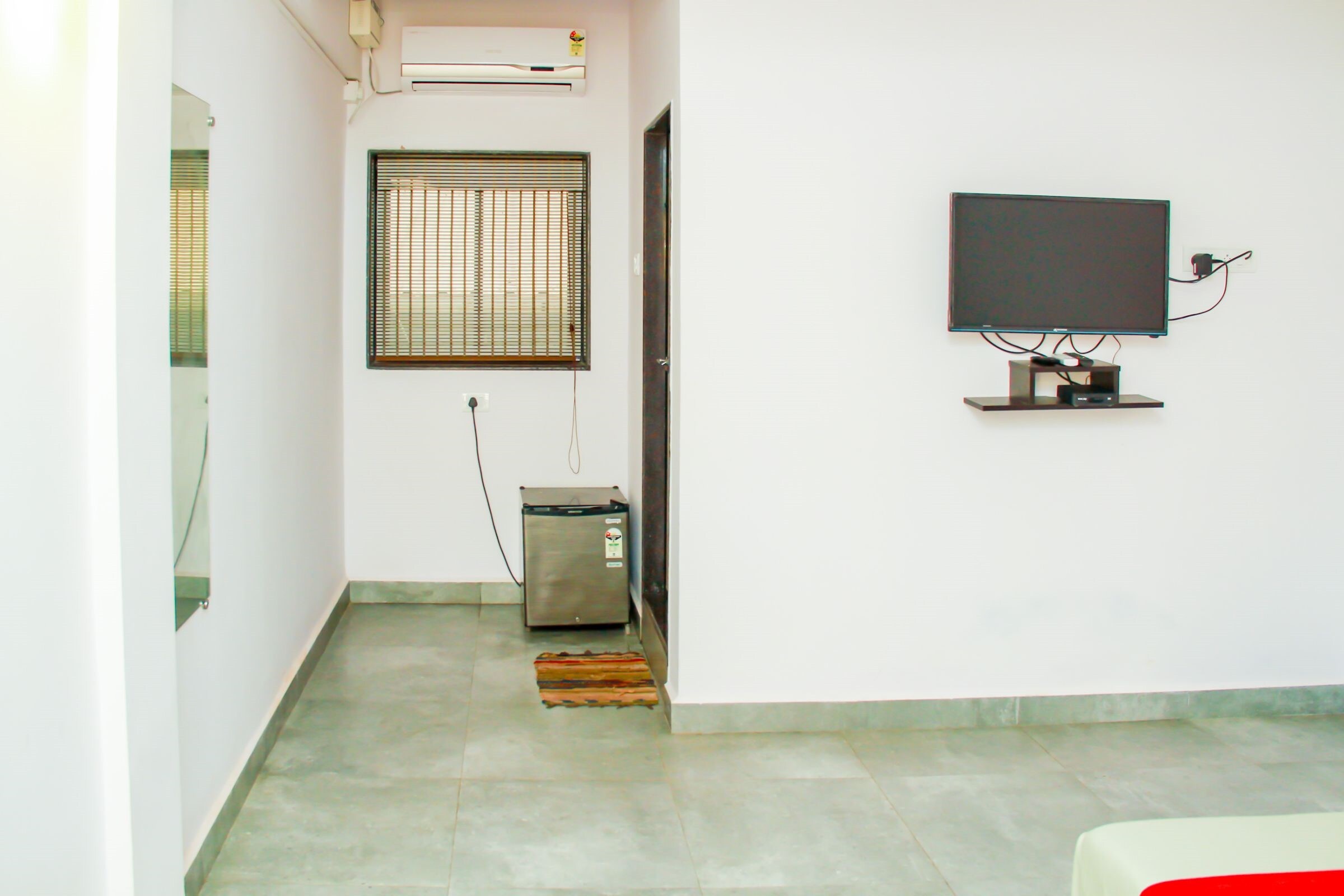 Ansh Vansh Studio Room - Tap to explore photos