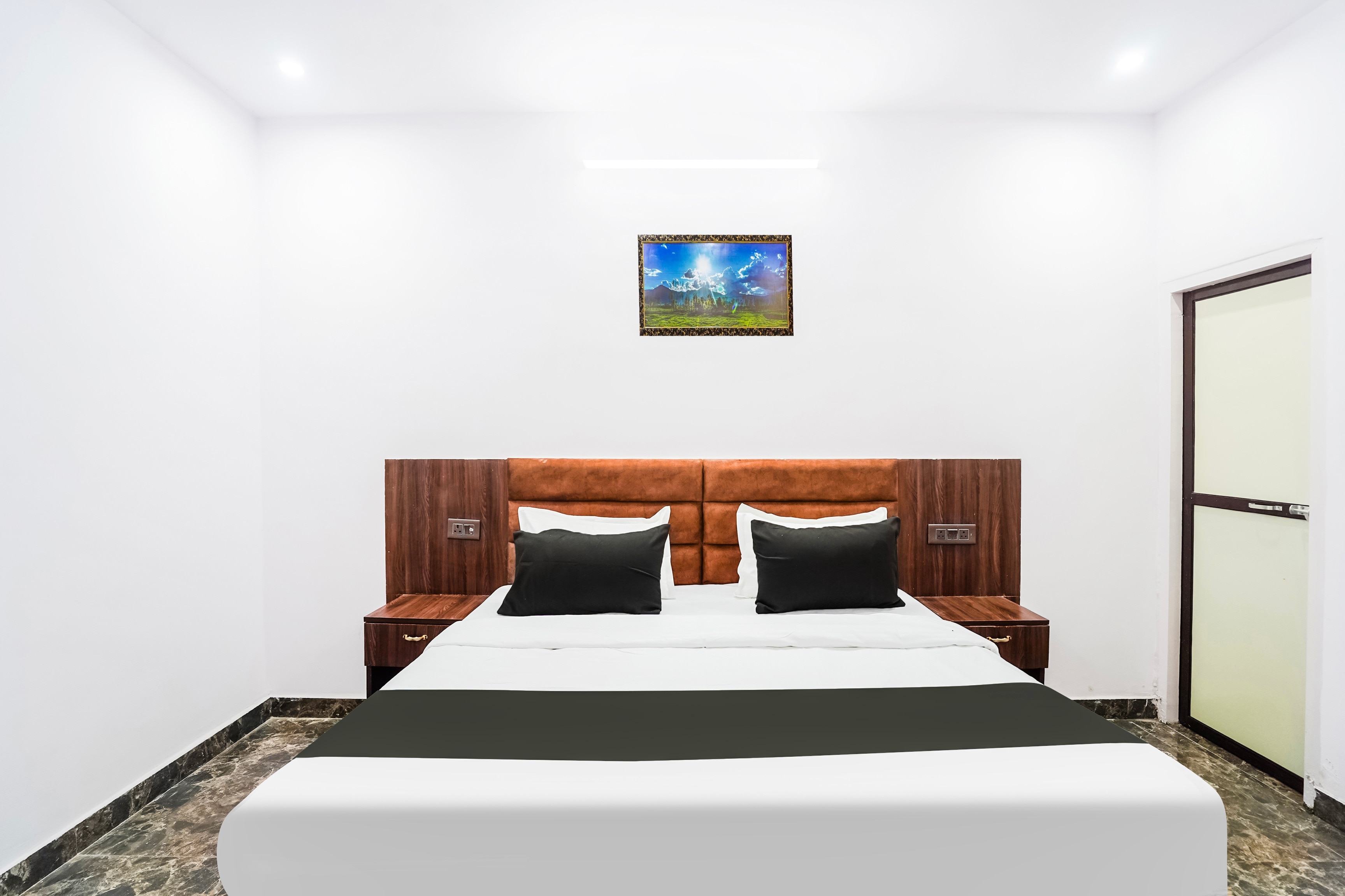 Hotel O Shivankar Paradise - Tap to explore photos