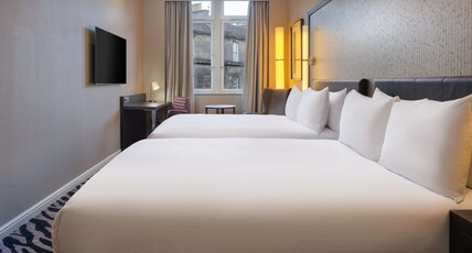 DoubleTree by Hilton Edinburgh City Centre Room Type - TWO DOUBLE BEDS GUEST ROOM