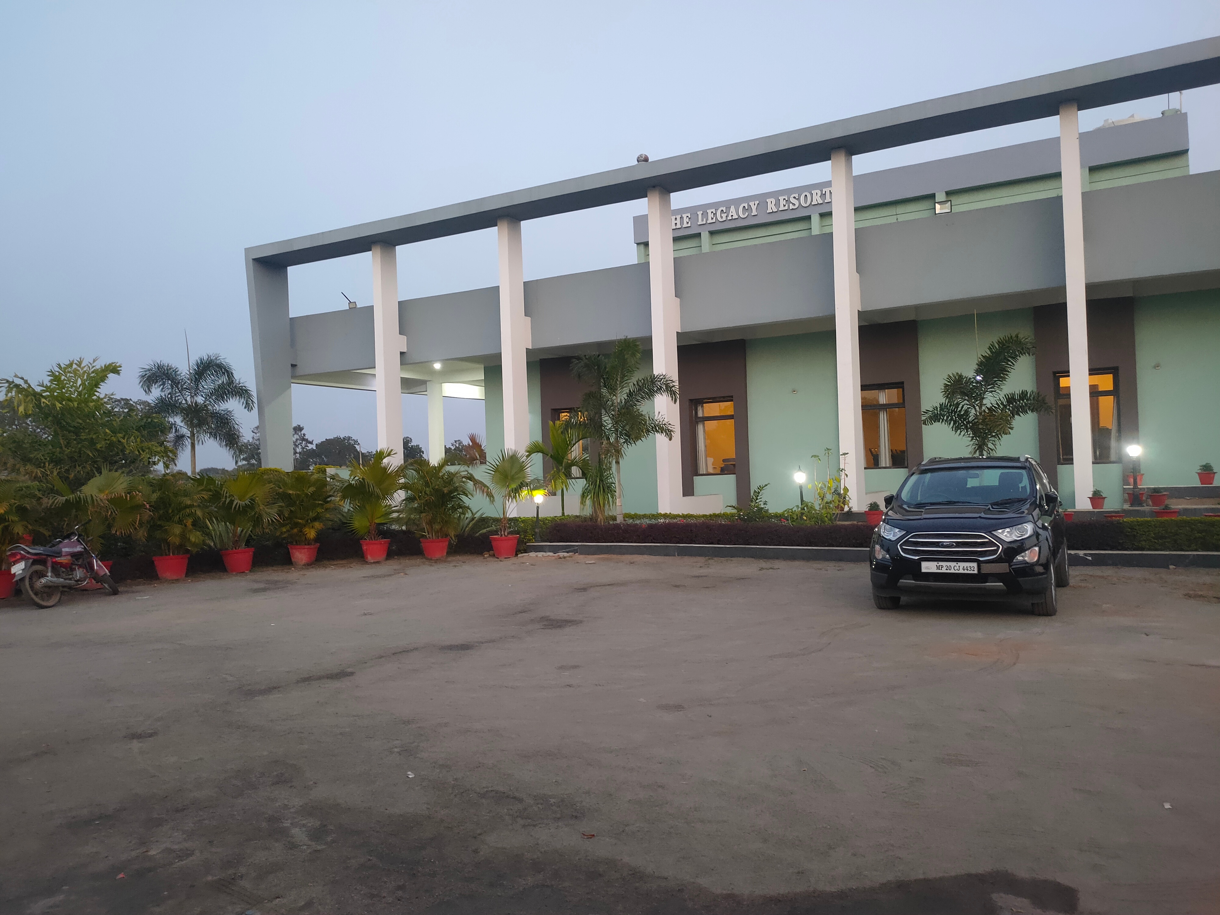 Hotel Legacy Resort (23 km away from Singrauli) - Tap to explore photos