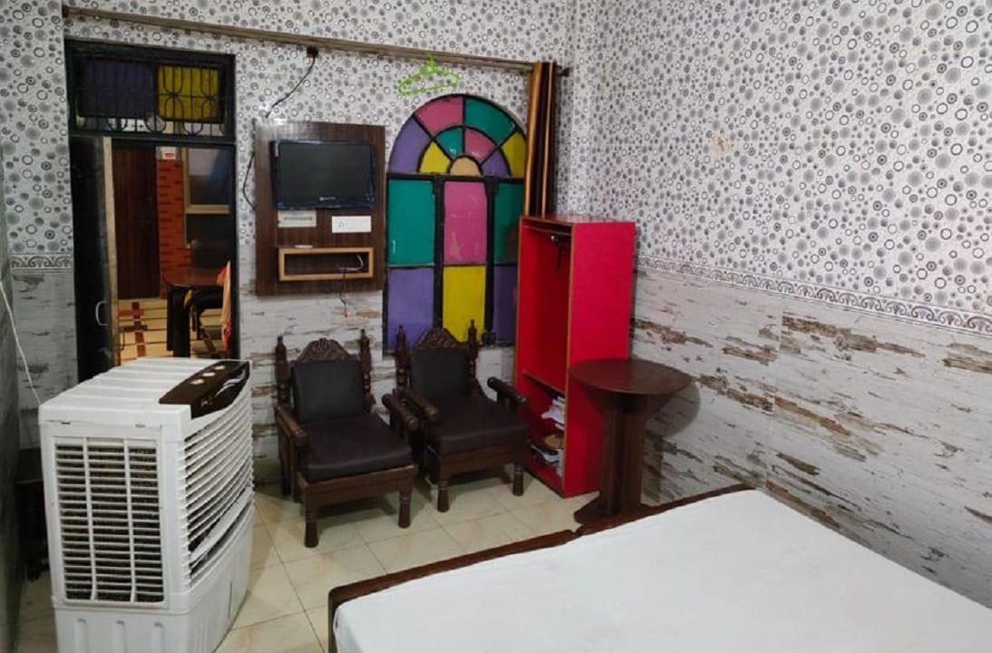 Gulmarg Hotel - Tap to explore photos