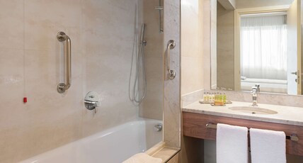DoubleTree by Hilton Brescia Room Type - TWO DBL BEDS ONE BEDRM STE