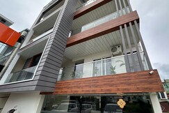 Blooming Inn @10min from Jolly Grant Airport