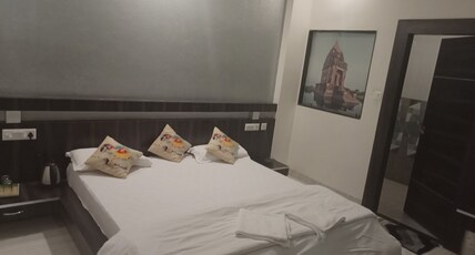 HOTEL PANCHRATN PALACE Room Type - Suite AC Room