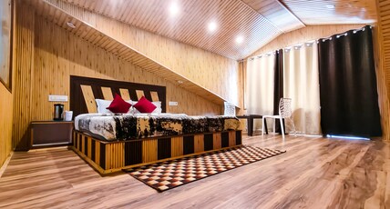 The Himalayan Apple Zone Room Type - Presidential Room with Balcony (Valley View Room)