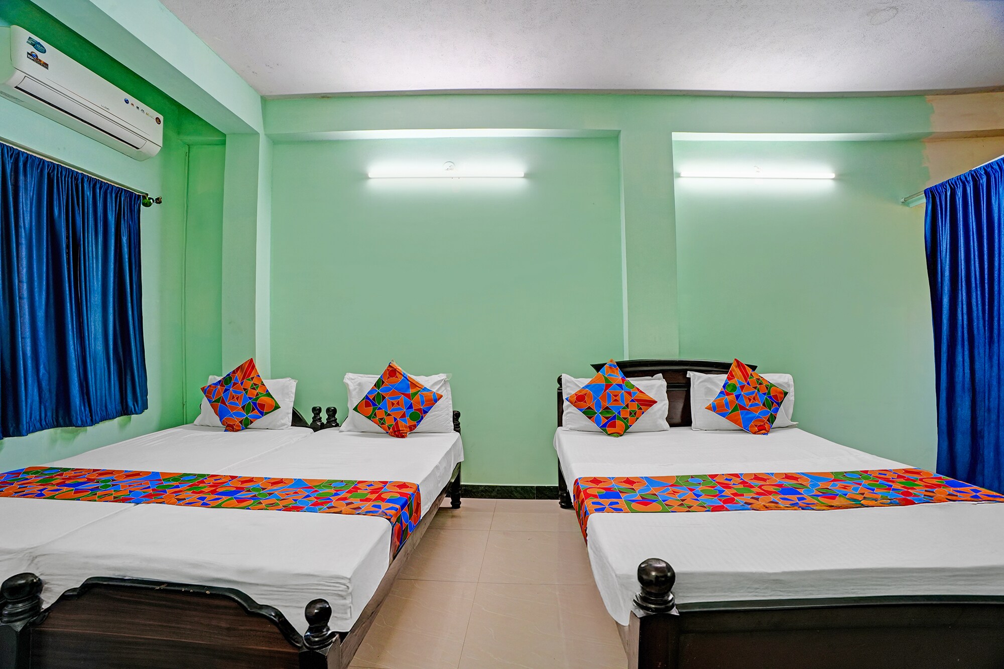 FabHotel D Qube - Porur - Tap to explore photos