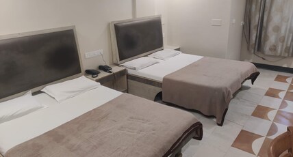 Hotel Shree Maruti Room Type - Executive Room