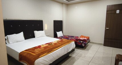Hotel RingasInn Room Type - Deluxe Room
