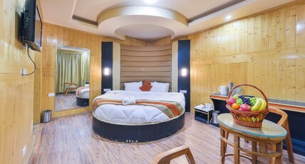 Welcome Resort Sonamarg Room Type - Deluxe Suite Room