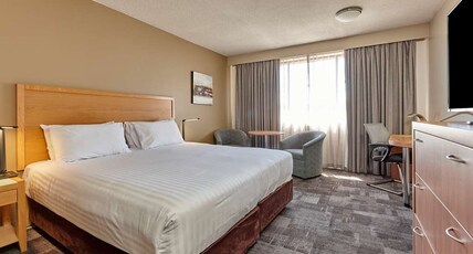 Best Western Plus Launceston Room Type - 1 King Bed, Non-Smoking, Deluxe Room, Bathtub, Wi-Fi, Lcd Television, Mini Bar Best Western Plus Launceston Room Type - 1 King Bed, Non-Smoking, Deluxe Room, Bathtub, Wi-Fi, Lcd Television, Mini Bar