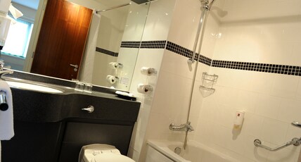 Holiday Inn Wolverhampton - Racecourse Room Type - 1 King Standard Accessible