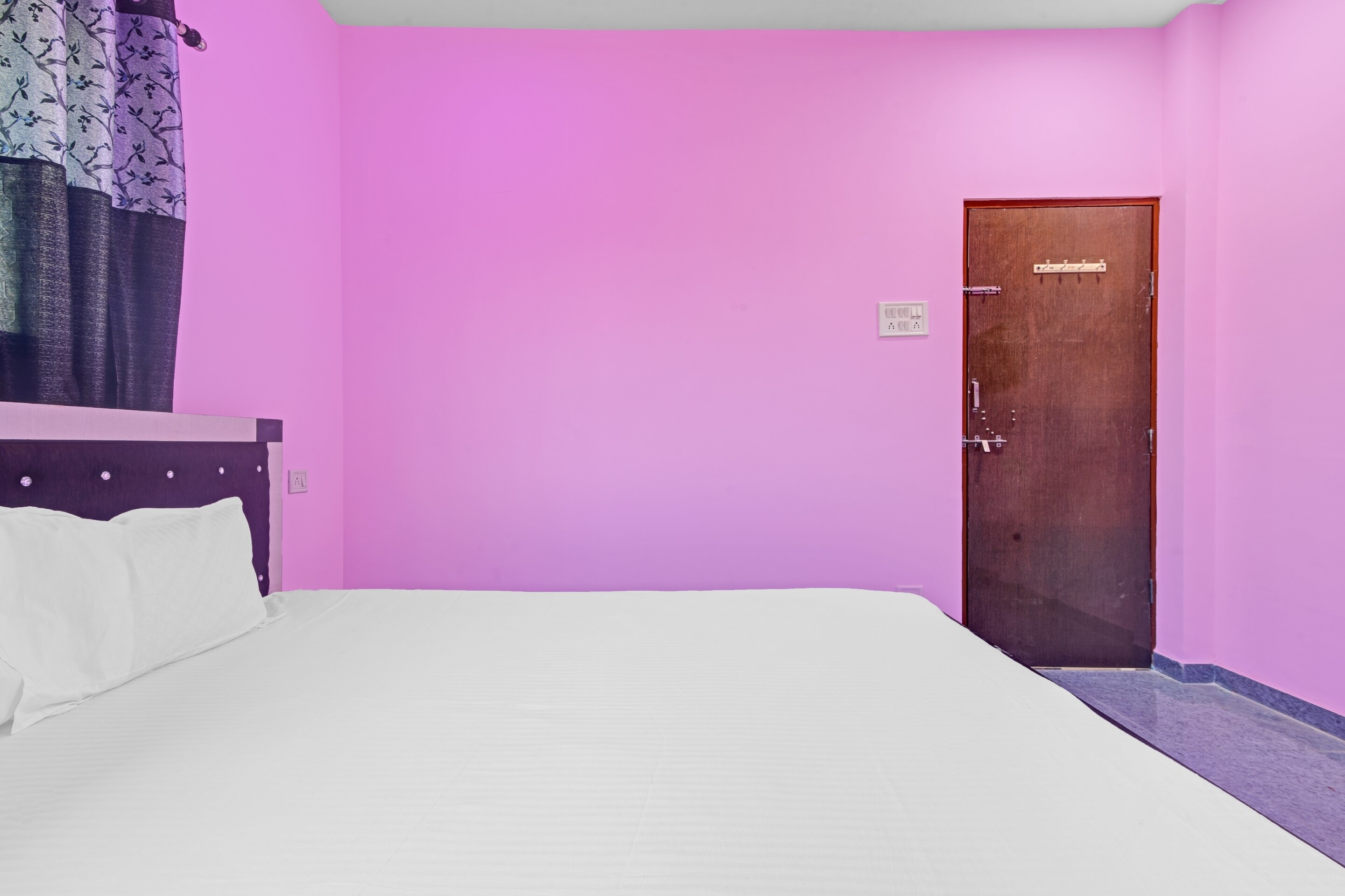 SPOT ON Anay Inn - Tap to explore photos