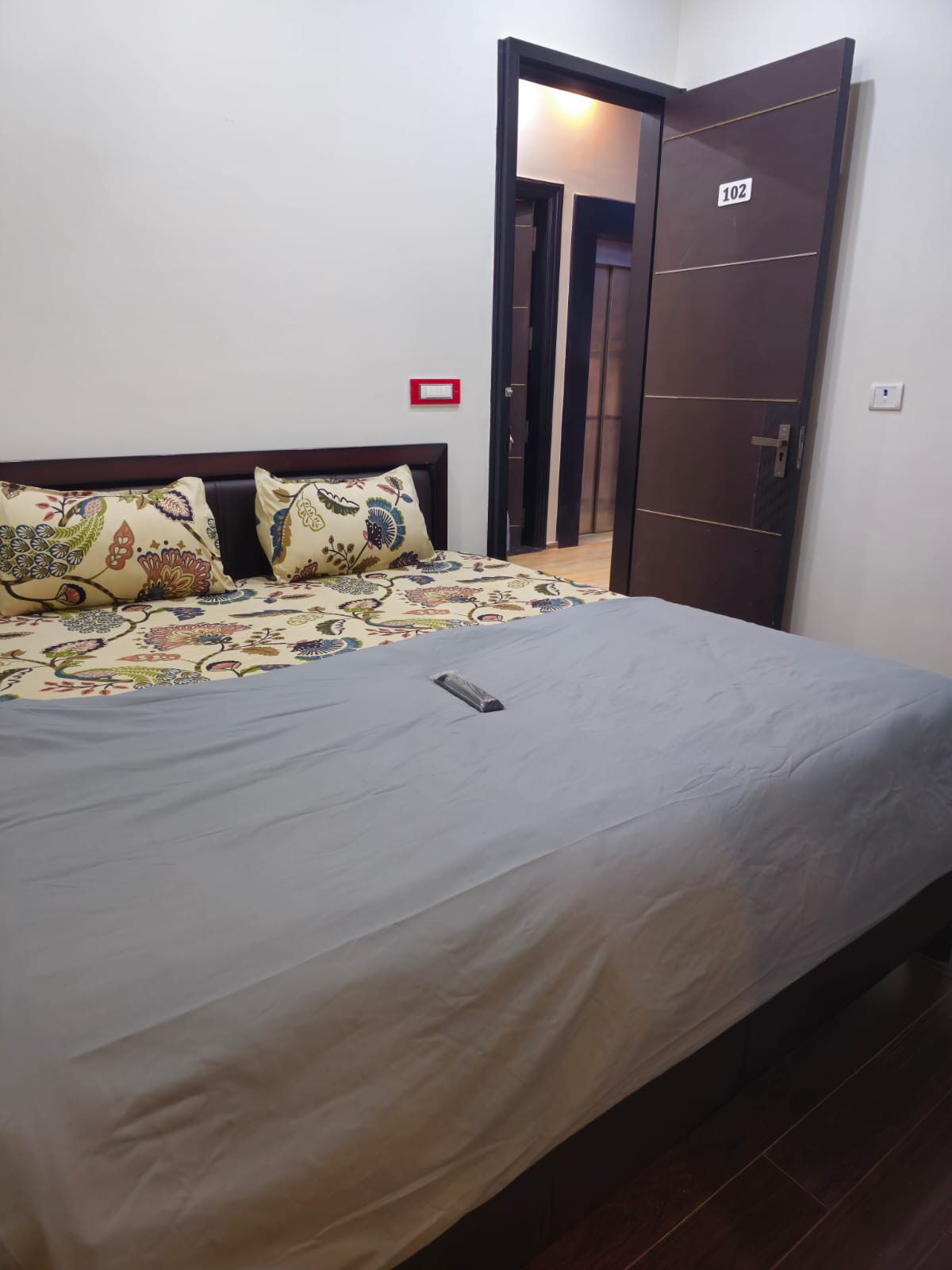 Modern 2 Rooms in Electronic City E CITY 02 - Tap to explore photos