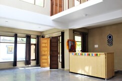 Lhunpo House