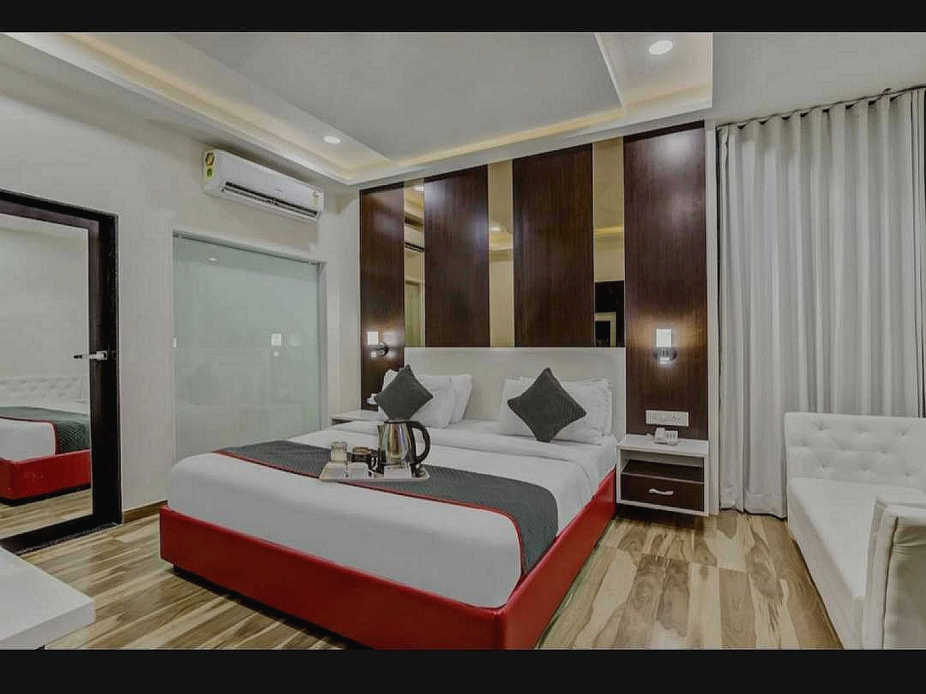 Hotel O Raas Near Peera garhi Metro Station - Tap to explore photos