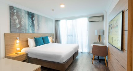 Novotel Cairns Oasis Resort Room Type - Deluxe Room 1 King Bed, Accessible Room