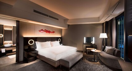 Conrad Osaka Room Type - EXECUTIVE CORNER SUITE