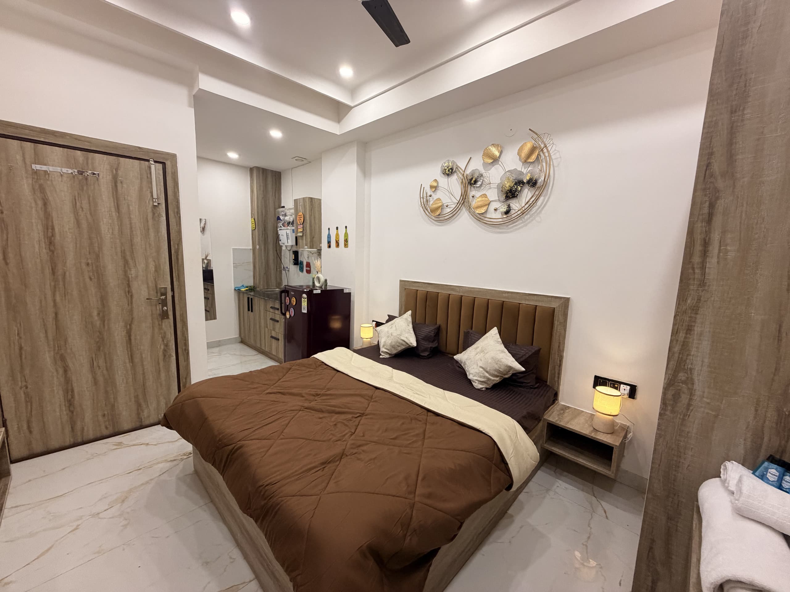 Stayva Repose Boutique Apartment Near Medanta - Tap to explore photos
