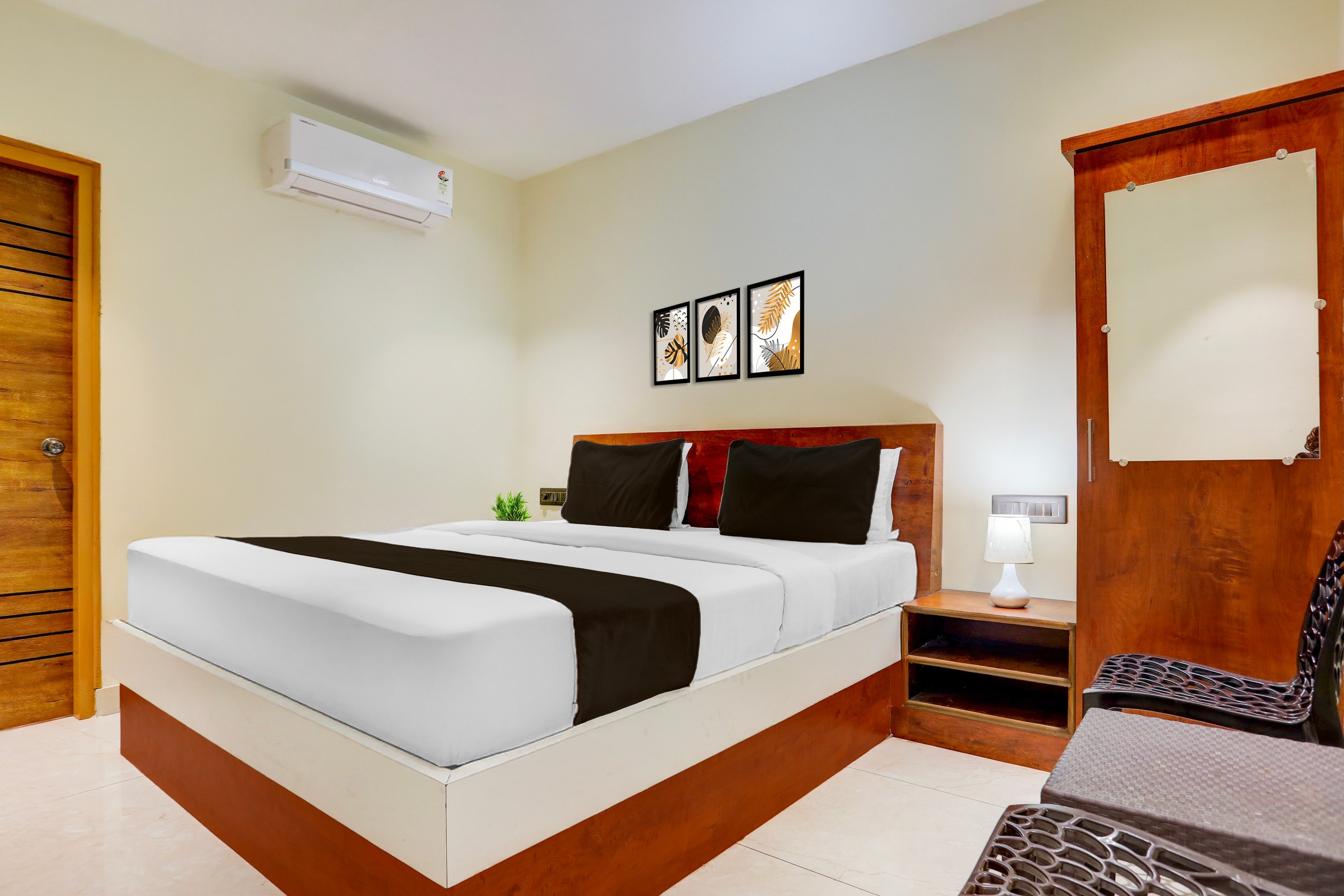 Hotel O Ananthpur Formerly TR Residency - Tap to explore photos