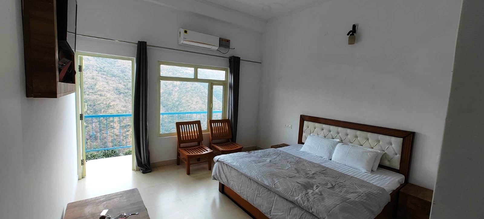 The Yamuna Deck Resort and Cafe - Tap to explore photos