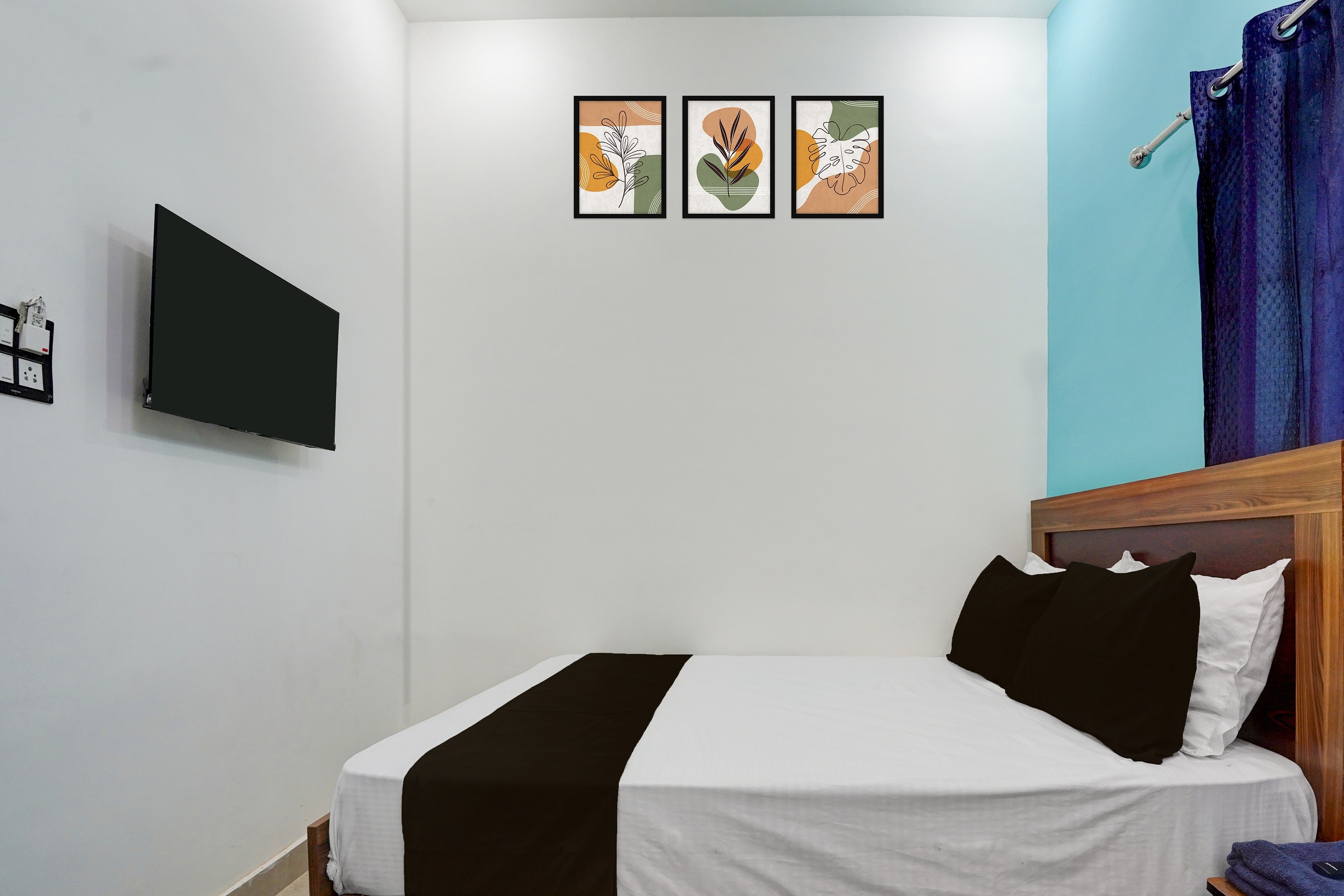 SPOT ON Hotel Omava Inn - Tap to explore photos