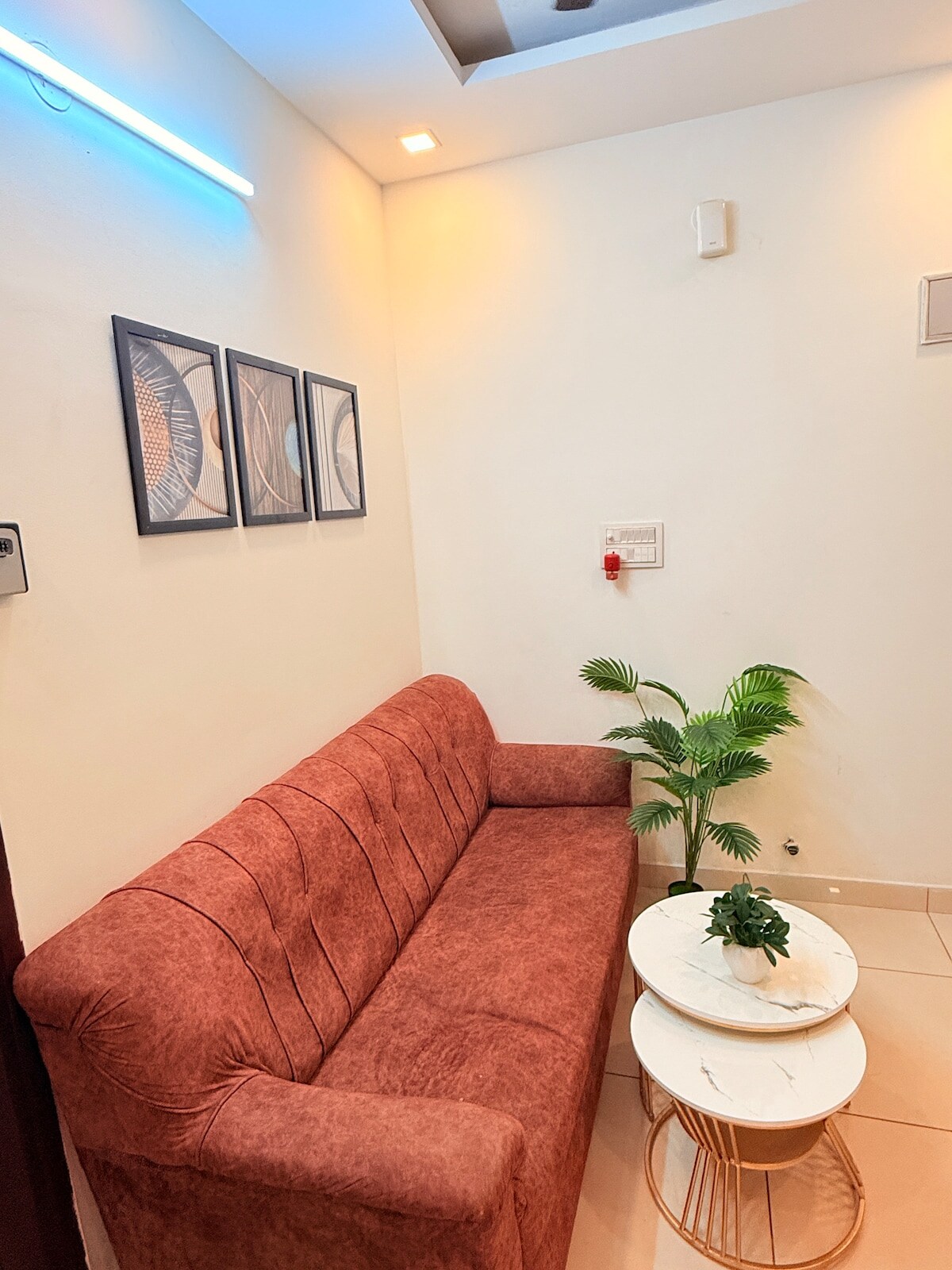 Luxury 2BHK in Koramangala Smart Lock Lift AC - Tap to explore photos