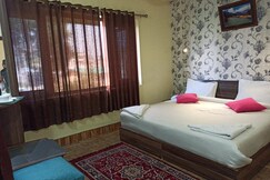 Hotel curio's All seasons