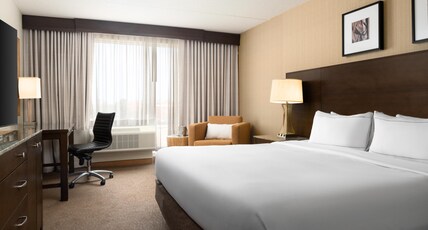 DoubleTree by Hilton Hotel Boston Bayside Room Type - 1 KING MOB ACC RI SHOWER